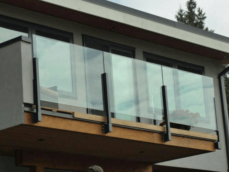 Giai Phap Thi Cong Lan Can Kinh Mat Tien Nha Ong (5)