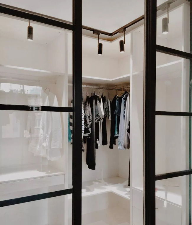 Căn hộ 45m² được cải tạo lại từng góc nhỏ ngập tràn tình yêu của cặp đôi có 11 năm bên nhau - Ảnh 17. Căn hộ 45m² được cải tạo lại từng góc nhỏ ngập tràn tình yêu của cặp đôi có 11 năm bên nhau - Ảnh 17.