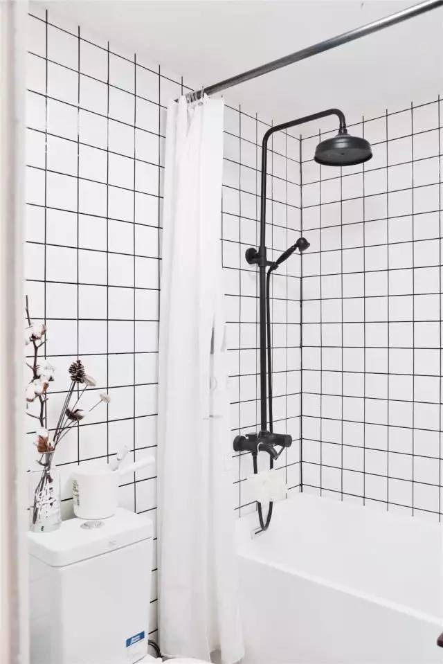 Căn hộ 45m² được cải tạo lại từng góc nhỏ ngập tràn tình yêu của cặp đôi có 11 năm bên nhau - Ảnh 13. Căn hộ 45m² được cải tạo lại từng góc nhỏ ngập tràn tình yêu của cặp đôi có 11 năm bên nhau - Ảnh 13.