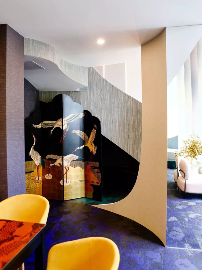 Ngôi nhà 36m² được cô gái độc thân tự tay cải tạo thành chiếc hộp ma thuật với vạn điều bất ngờ bên trong - Ảnh 4.