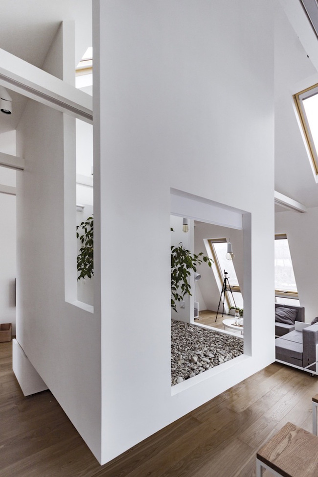 Ấn tượng với ngôi nhà chỉ 48m² nhưng có khoảng xanh cực bắt mắt với phòng khách treo lơ lửng - Ảnh 5. Ấn tượng với ngôi nhà chỉ 48m² nhưng có khoảng xanh cực bắt mắt với phòng khách treo lơ lửng - Ảnh 5.