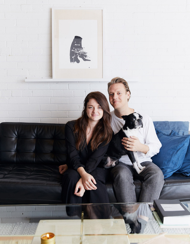 Căn hộ nhỏ bình yên, ấm cúng của cặp vợ chồng yêu thích đọc sách - Ảnh 1.