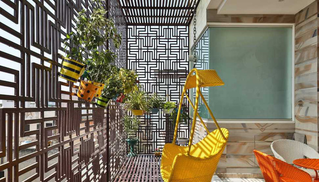 Các mẹo bài trí giúp bạn sở hữu một ban công đẹp hoàn hảo đến khó tin - Ảnh 6.