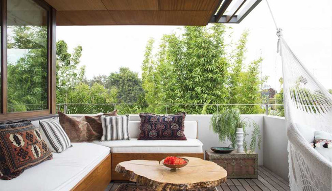 Các mẹo bài trí giúp bạn sở hữu một ban công đẹp hoàn hảo đến khó tin - Ảnh 7.