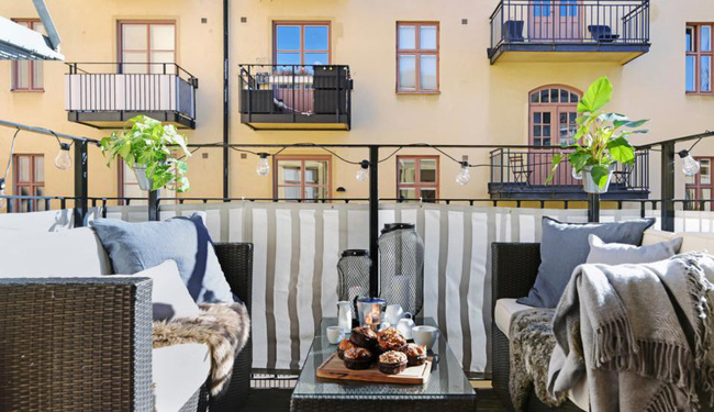 Các mẹo bài trí giúp bạn sở hữu một ban công đẹp hoàn hảo đến khó tin - Ảnh 9.