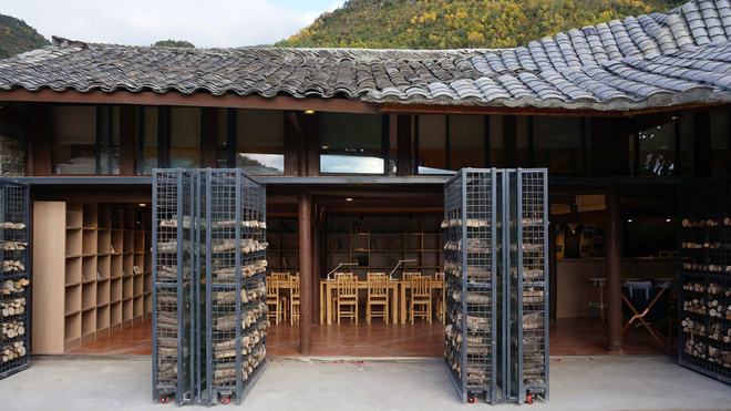 Sốc với sự biến hóa tài tình, từ ngôi nhà dột nát ẩn sâu trong núi biến thành nhà ở vô cùng độc đáo - Ảnh 8.