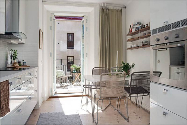 Cách chọn rèm cửa cho nhà bếp kết nối với ban công vừa đẹp vừa thuận tiện đi lại - Ảnh 23. Cách chọn rèm cửa cho nhà bếp kết nối với ban công vừa đẹp vừa thuận tiện đi lại - Ảnh 23.