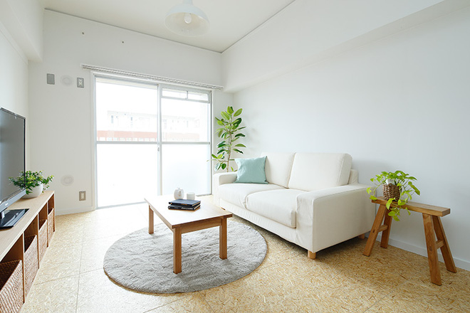 Nhà tập thể được cải tạo thông tầng đẹp tối giản với gam màu trắng tinh khôi - Ảnh 10. Nhà tập thể được cải tạo thông tầng đẹp tối giản với gam màu trắng tinh khôi - Ảnh 10.