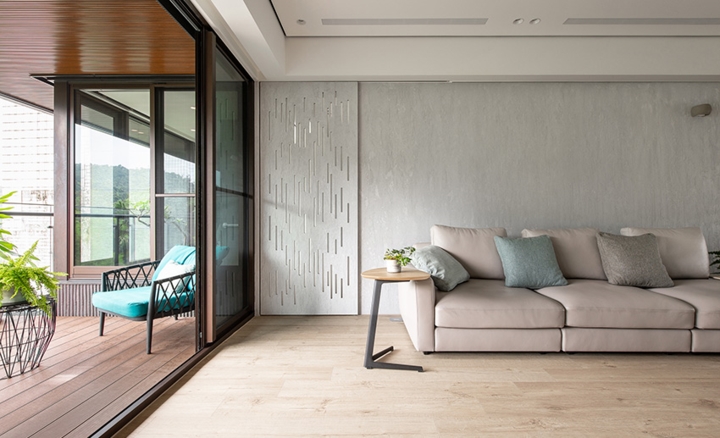 Cửa trượt tiết kiệm diện tích dành cho phòng khách.