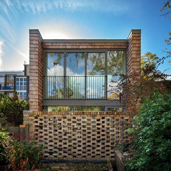  Mặt tiền ngôi nhà sau cải tạo.