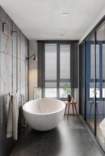 Kệ treo bằng đồng mang lại điểm nhấn độc đáo cho phòng tắm.