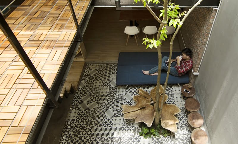 Điều mà rất nhiều ngôi nhà phố mắc phải đó là không gian bị phân mảnh, thiếu ánh sáng... đều đã được giải quyết hoàn hảo trong ngôi nhà 46 m2 này.